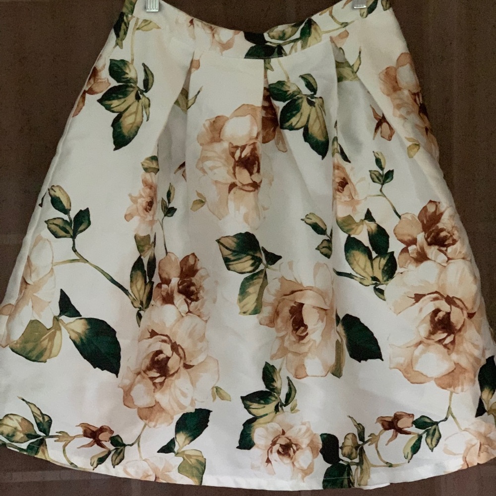 Beautiful floral spring/summer skirt!